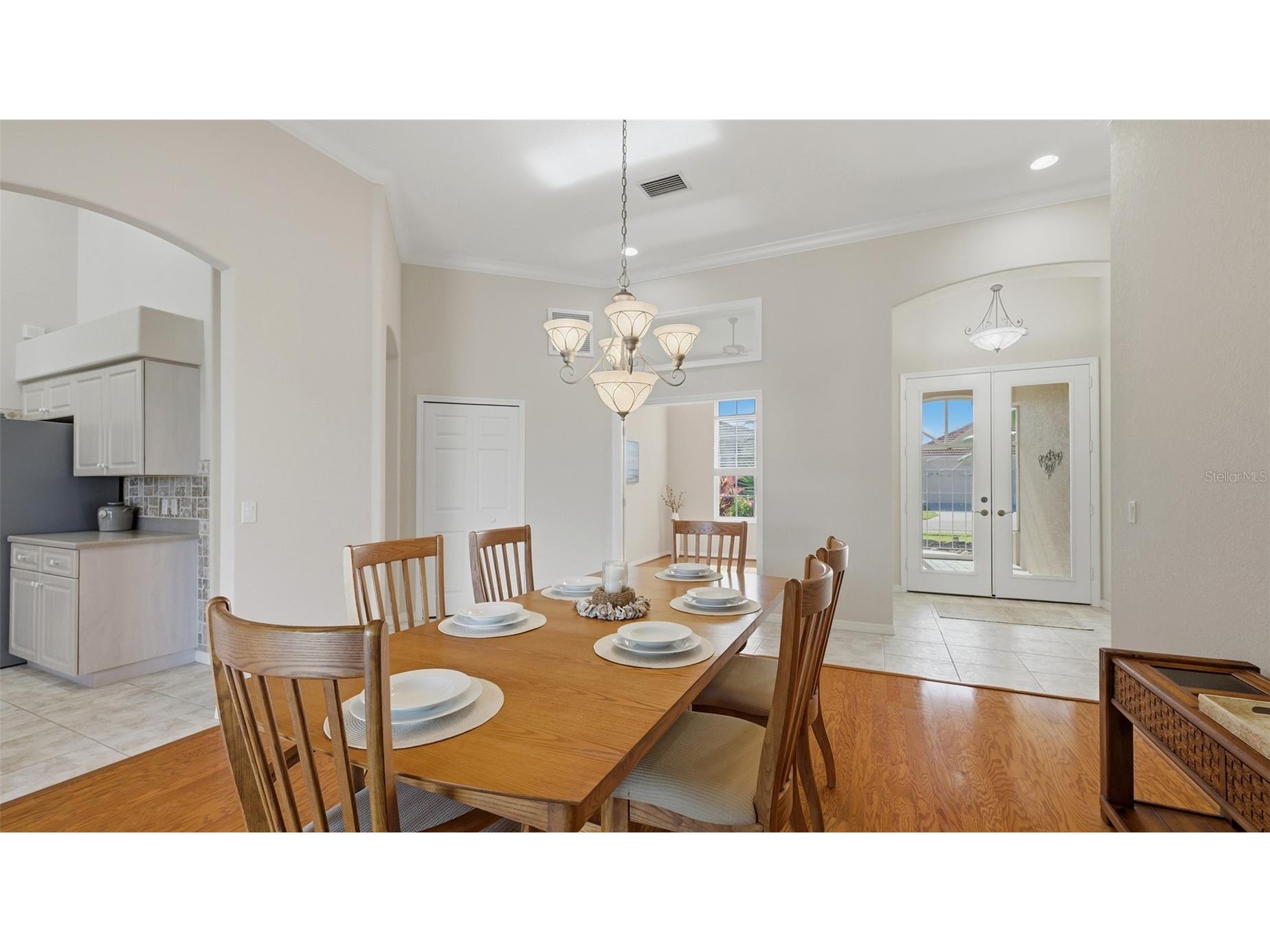 2928 Seasons Boulevard Sarasota FL 34240 A4683993 image9