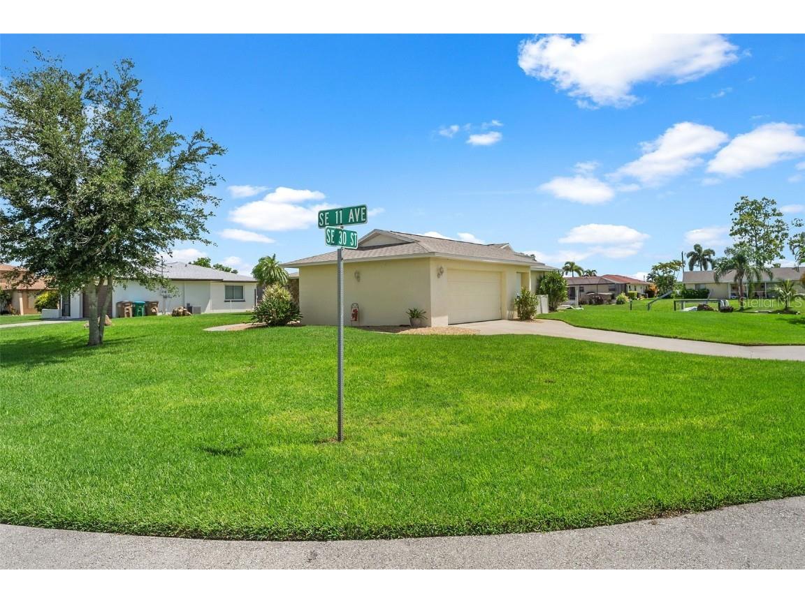2929 SE 11th Avenue Cape Coral FL 33904 C7497311 image1