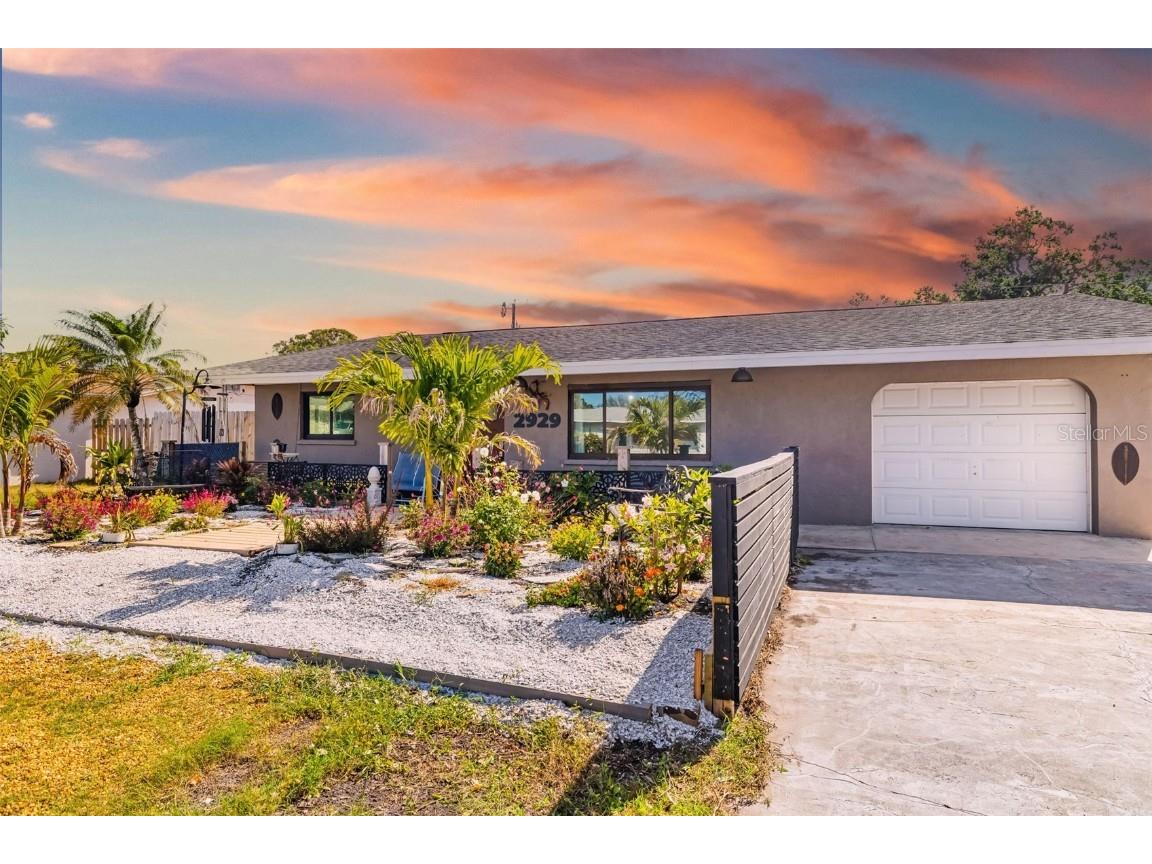 2929 Siesta Drive Venice FL 34293 A4647666 image1