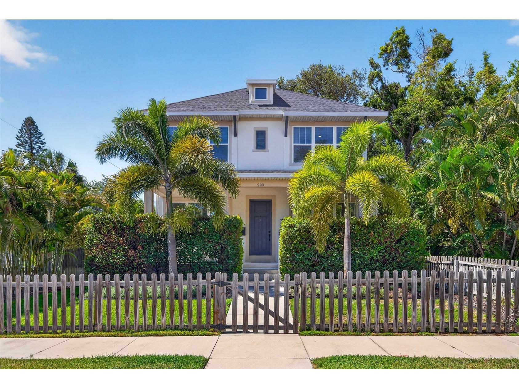 293 18th Avenue S Saint Petersburg FL 33705 TB8523542 image1
