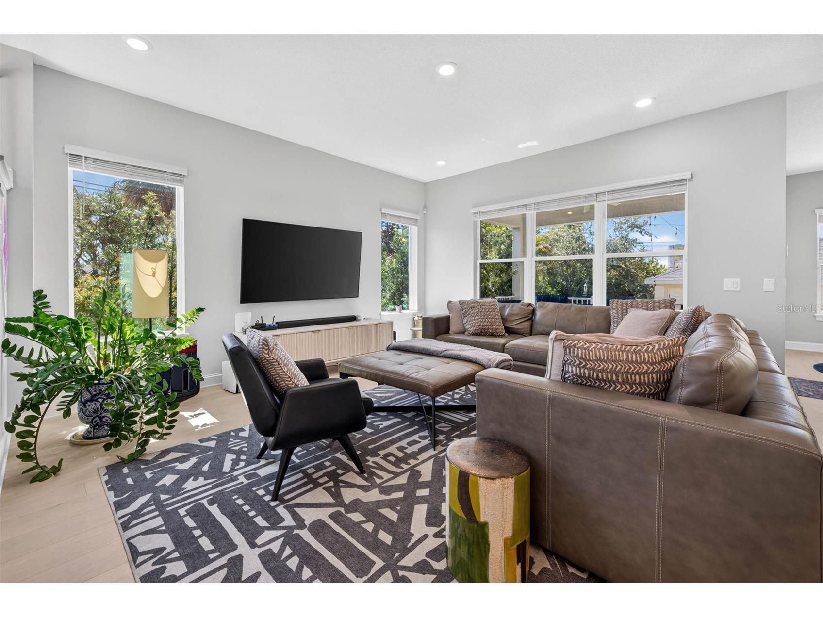 293 18th Avenue S Saint Petersburg FL 33705 TB8523542 image15