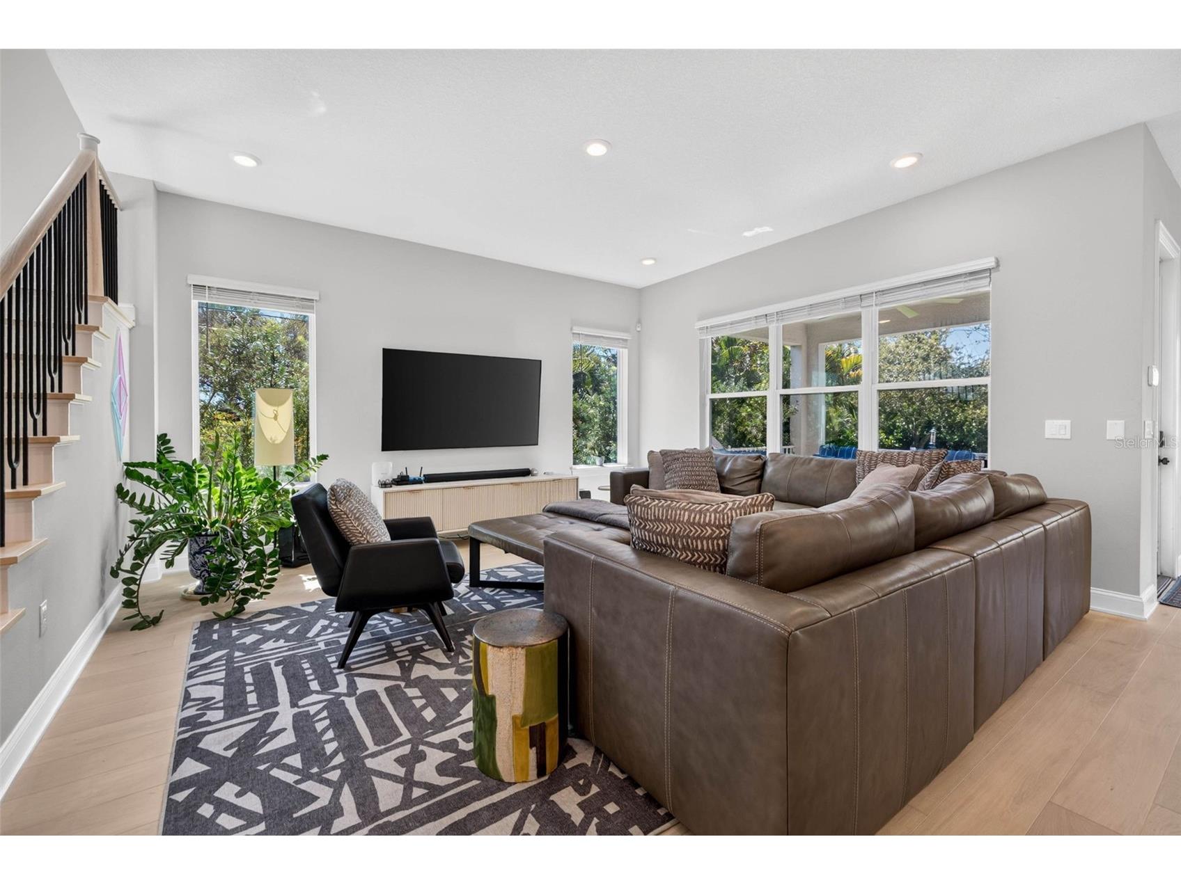 293 18th Avenue S Saint Petersburg FL 33705 TB8523542 image8