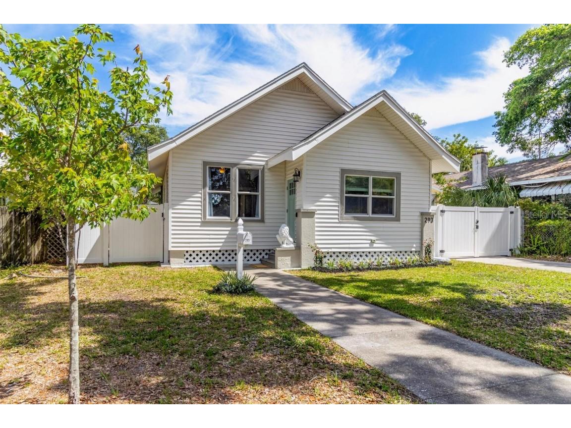 293 20th Avenue S Saint Petersburg FL 33705 - TAMPA BAY U8240623 image1