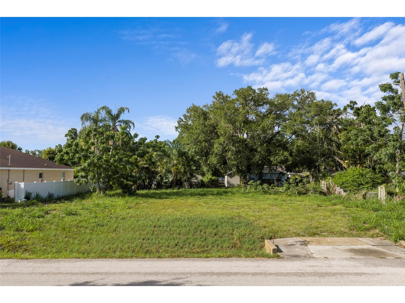 2930 Hawthorne Street Sarasota FL 34239 A4699290 image1