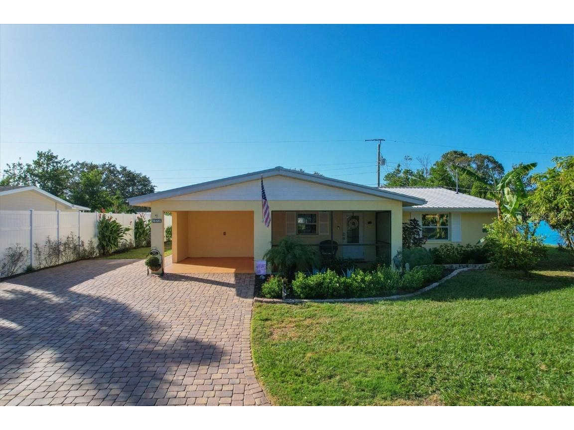 2930 Woodcrest Drive Sarasota FL 34239 A4603515 image1