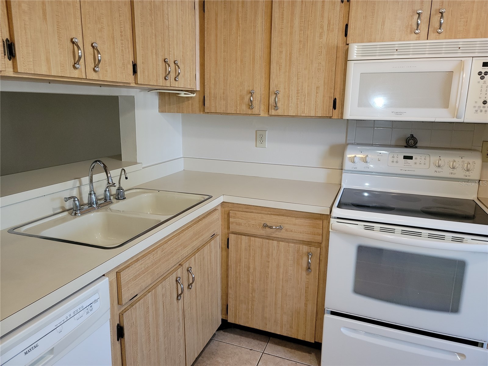 2932 Stillwell Court New Port Richey FL 34655 W7886452 image8