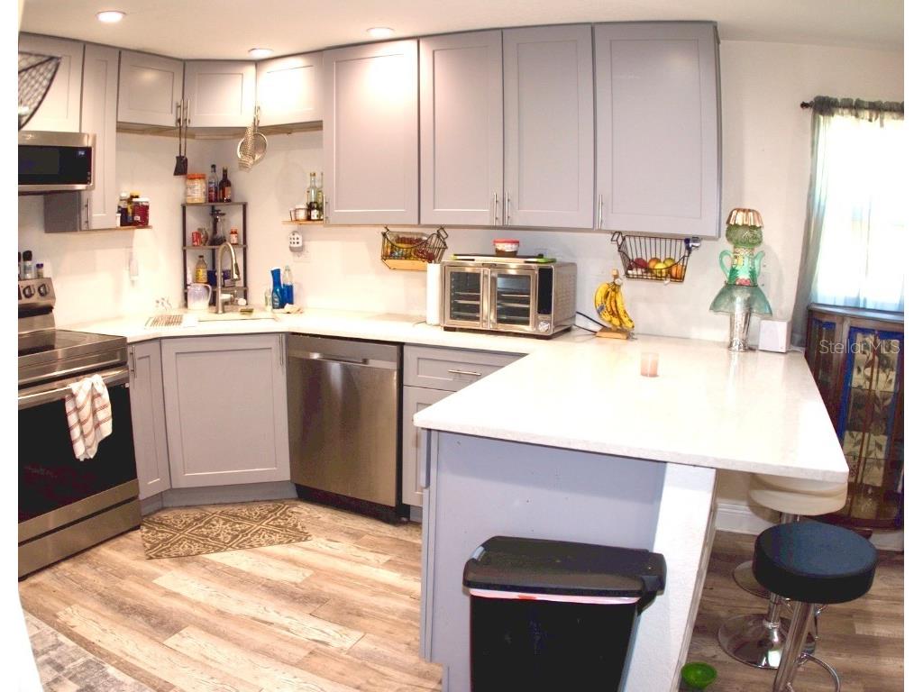 2933 56th Avenue N Saint Petersburg FL 33714 TB8429062 image6