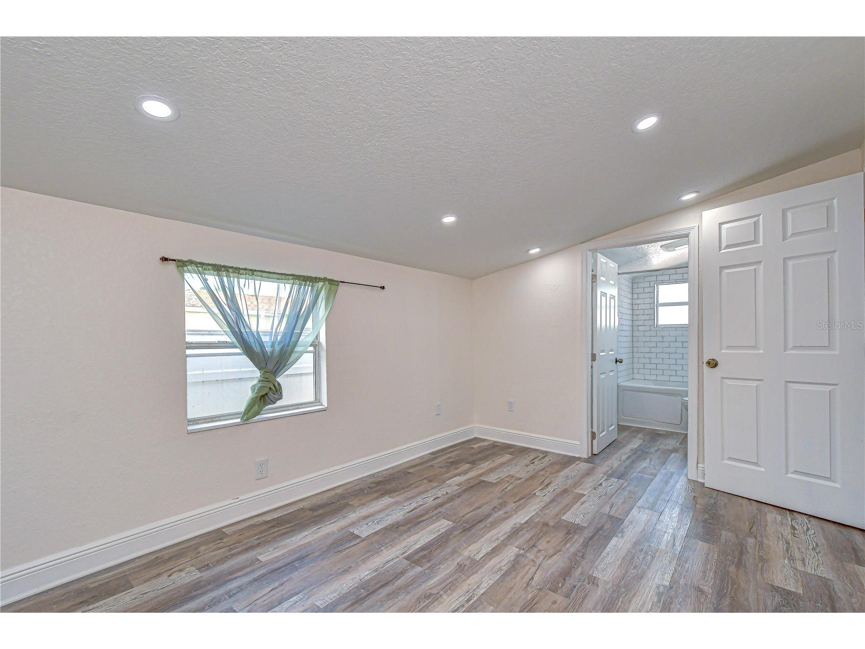 2933 56th Avenue N Saint Petersburg FL 33714 TB8508911 image14