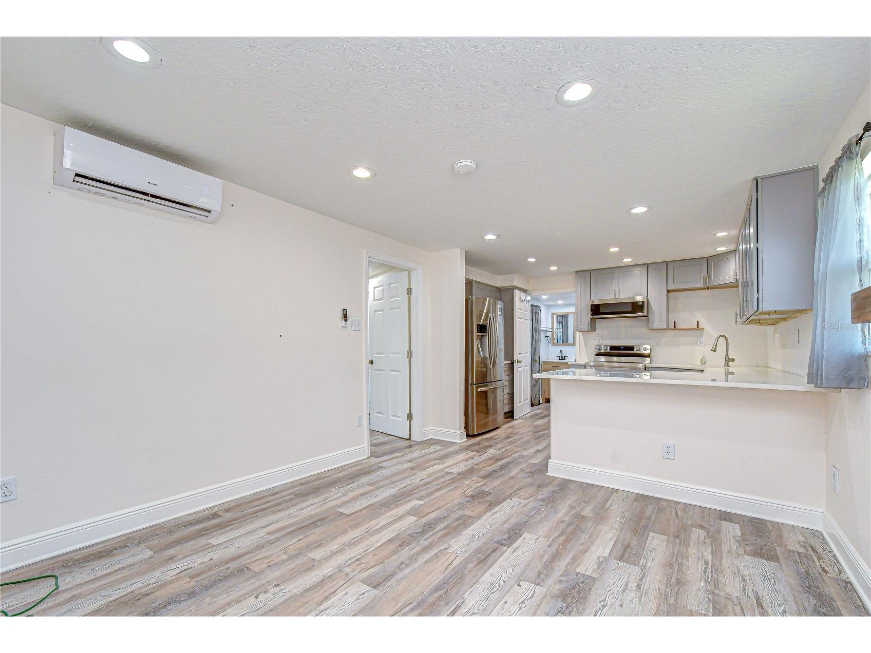 2933 56th Avenue N Saint Petersburg FL 33714 TB8508911 image2