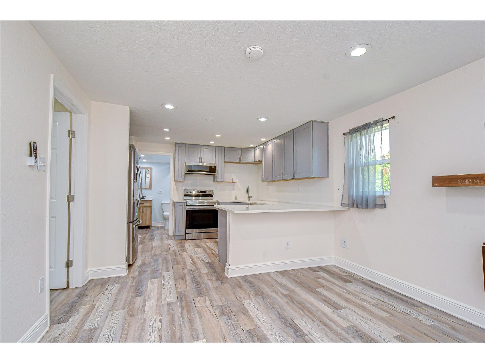 2933 56th Avenue N Saint Petersburg FL 33714 TB8508911 image7