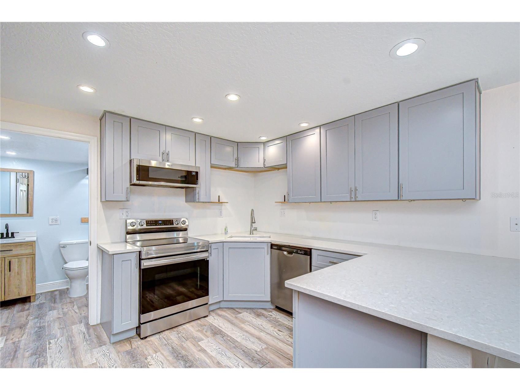 2933 56th Avenue N Saint Petersburg FL 33714 TB8508911 image9