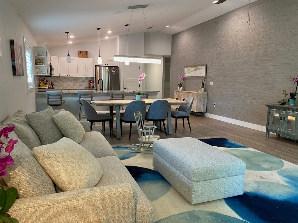 2933 Maiden Lane Sarasota FL 34231 A4632386 image10