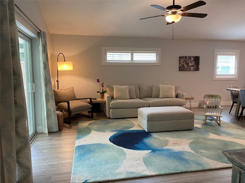 2933 Maiden Lane Sarasota FL 34231 A4632386 image12