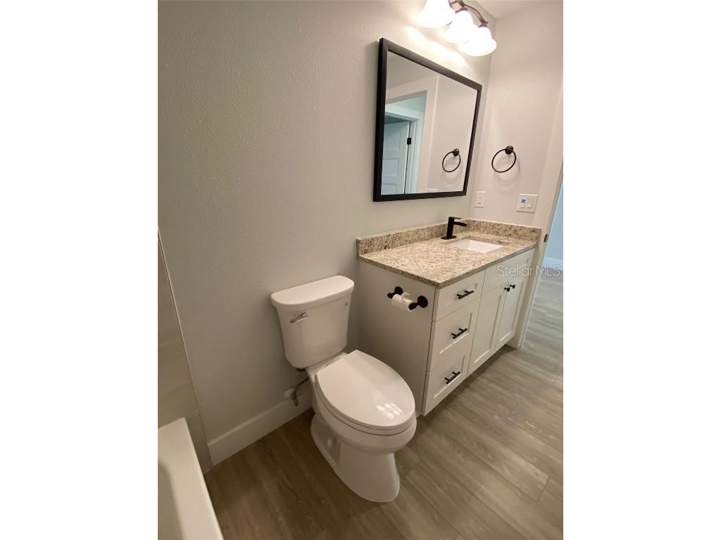 2933 Maiden Lane Sarasota FL 34231 A4632386 image16