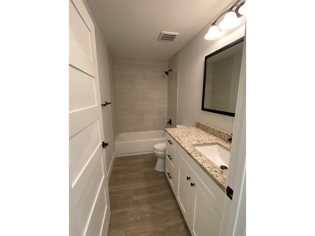 2933 Maiden Lane Sarasota FL 34231 A4632386 image20