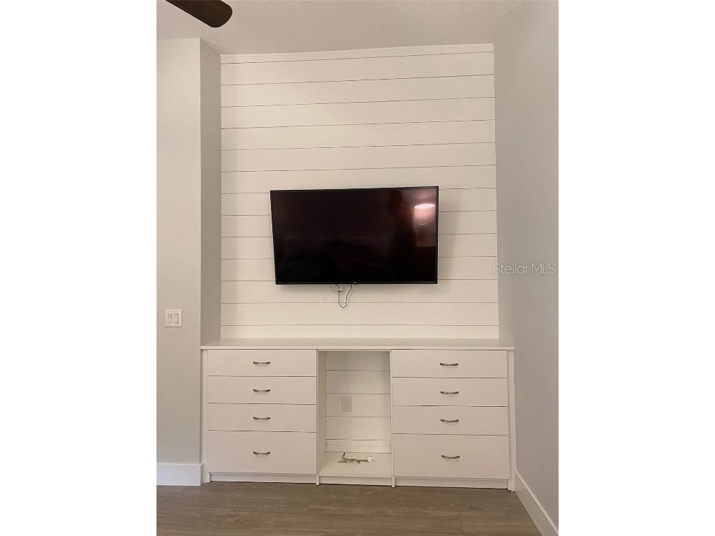 2933 Maiden Lane Sarasota FL 34231 A4632386 image24