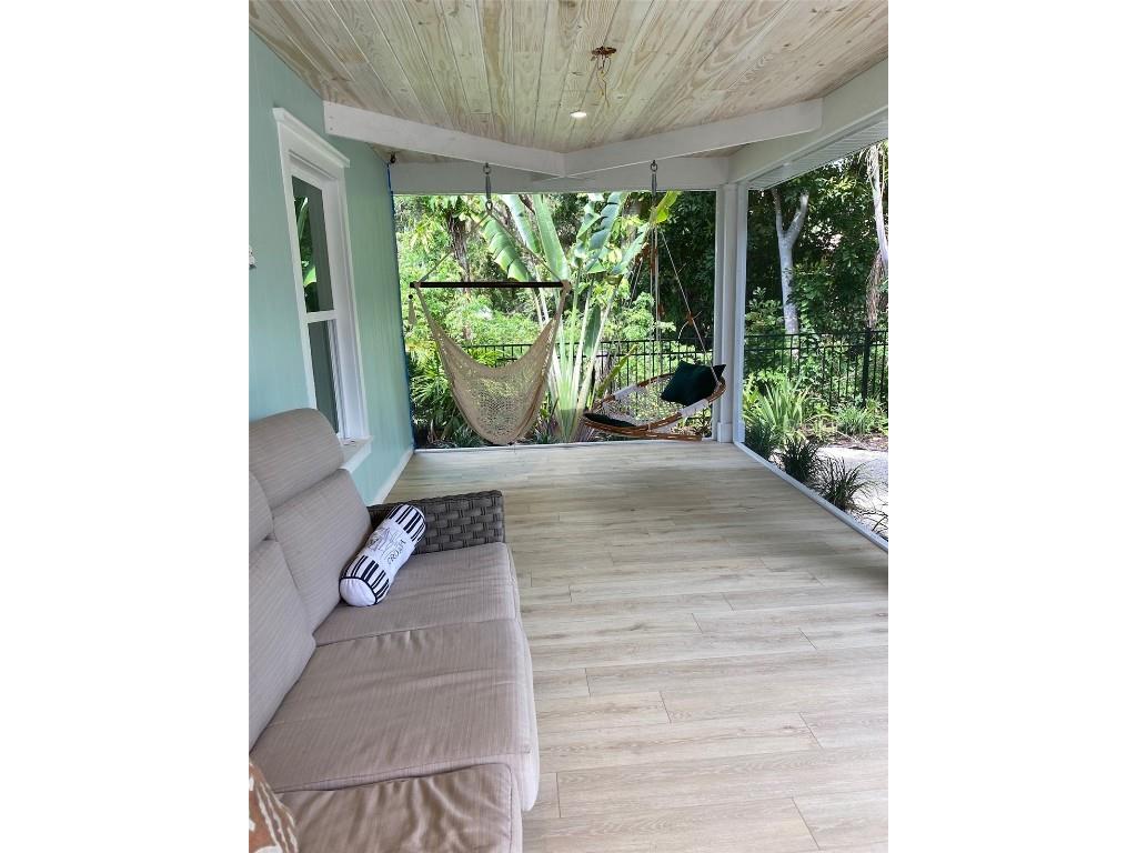 2933 Maiden Lane Sarasota FL 34231 A4632386 image25