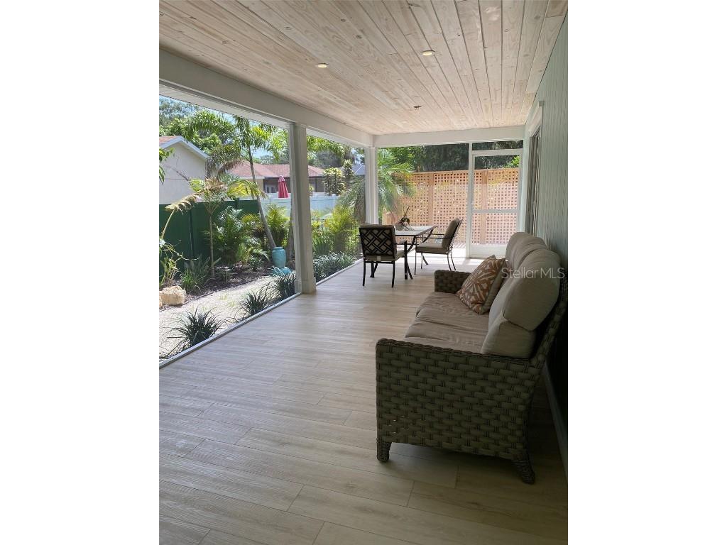 2933 Maiden Lane Sarasota FL 34231 A4632386 image26