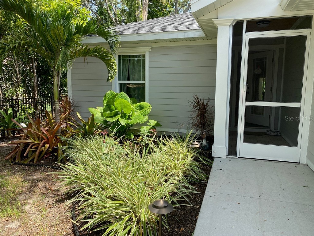 2933 Maiden Lane Sarasota FL 34231 A4632386 image32