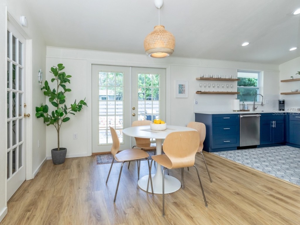 2933 Michigan Street Sarasota FL 34237 A4670291 image10