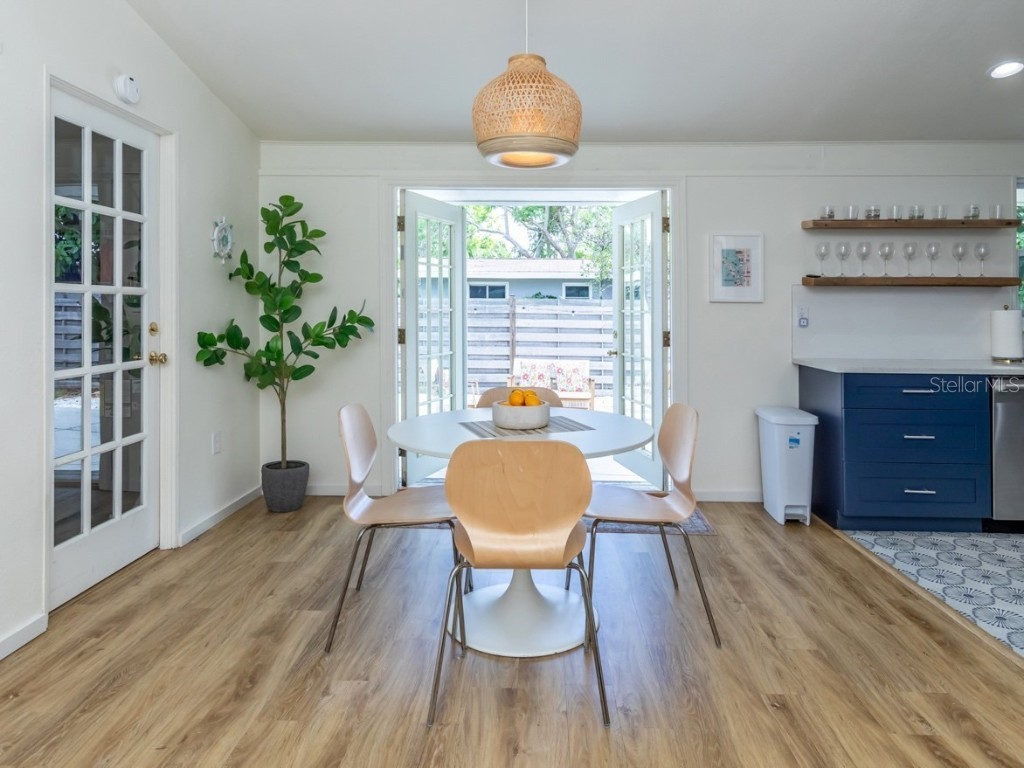 2933 Michigan Street Sarasota FL 34237 A4670291 image11