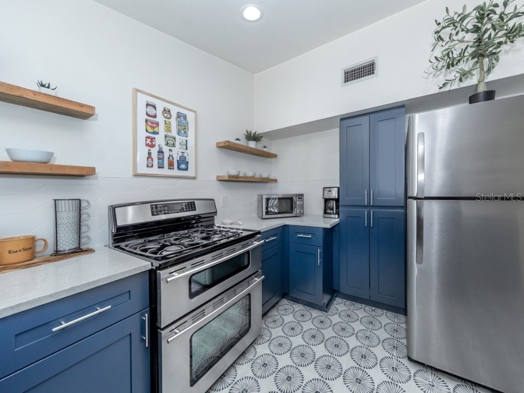 2933 Michigan Street Sarasota FL 34237 A4670291 image16