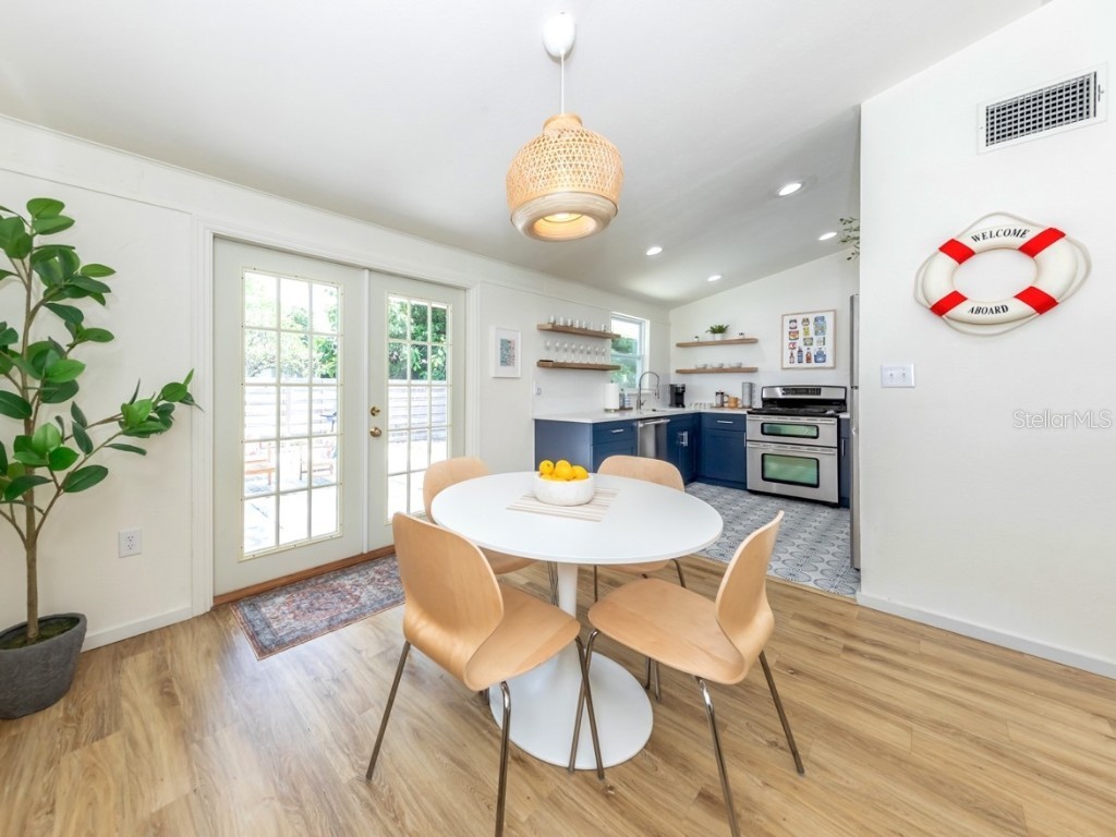 2933 Michigan Street Sarasota FL 34237 A4670291 image17