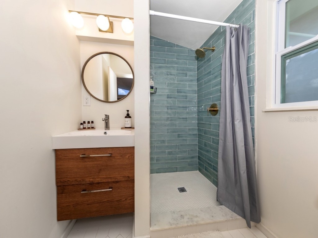 2933 Michigan Street Sarasota FL 34237 A4670291 image19