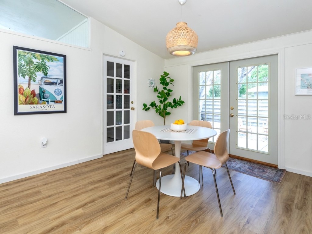 2933 Michigan Street Sarasota FL 34237 A4670291 image9