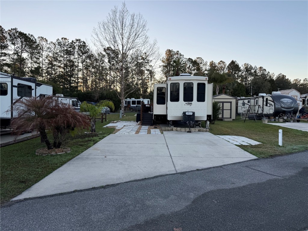 2933 NE 104th Avenue Silver Springs FL 34488 - OCKLAWAHA RIVER O6259652 image1