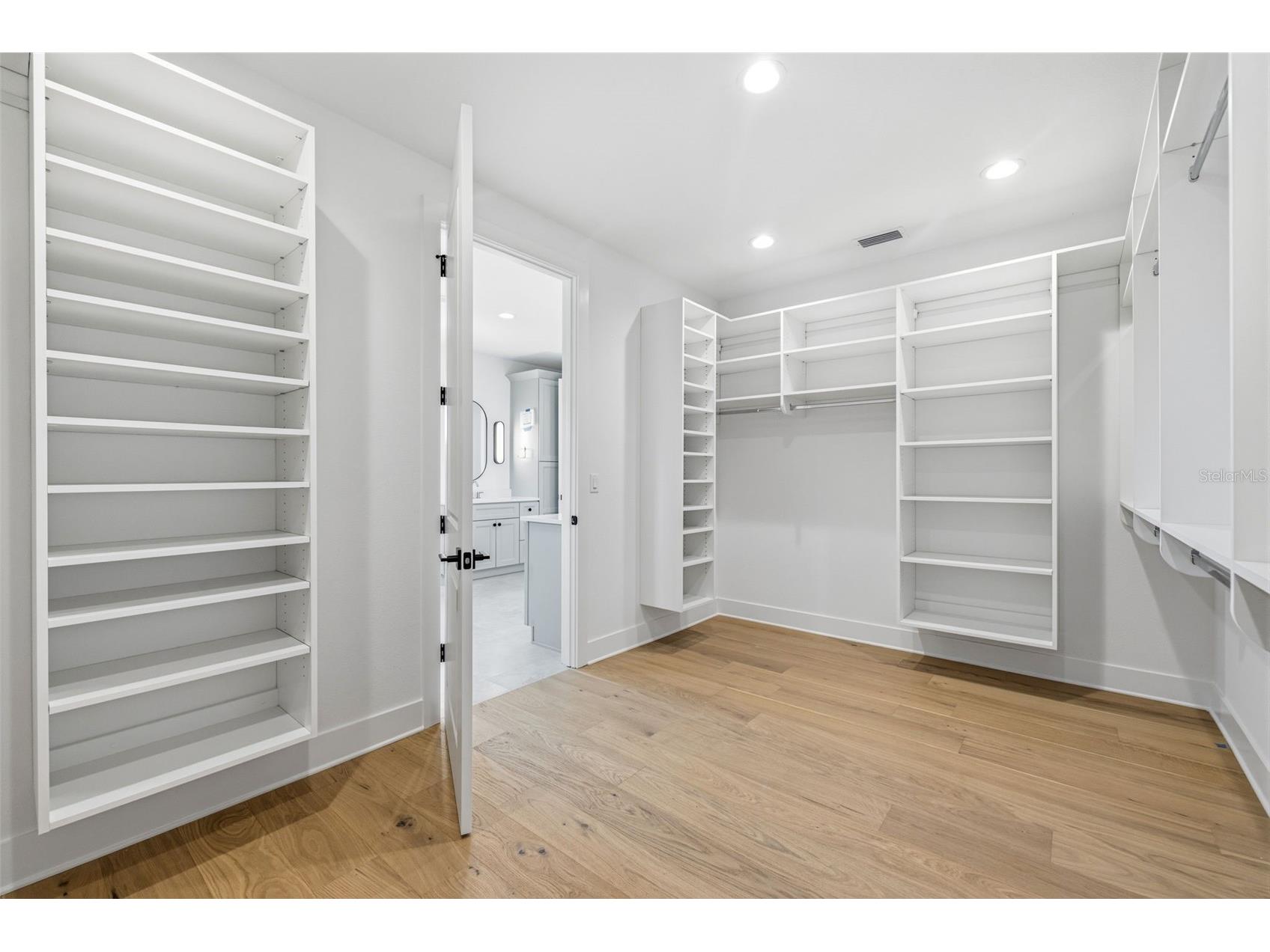 2936 W Rogers Avenue Tampa FL 33611 TB8463818 image34