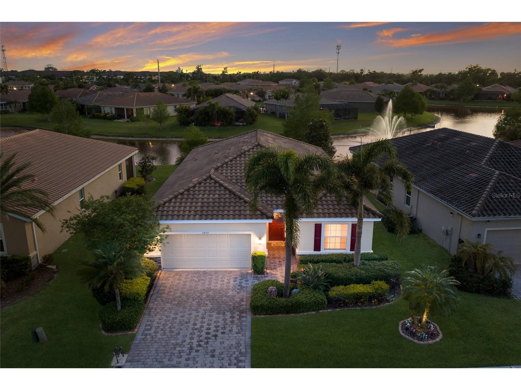 2937 Esmeralda Drive Sarasota FL 34243 A4689083 image1