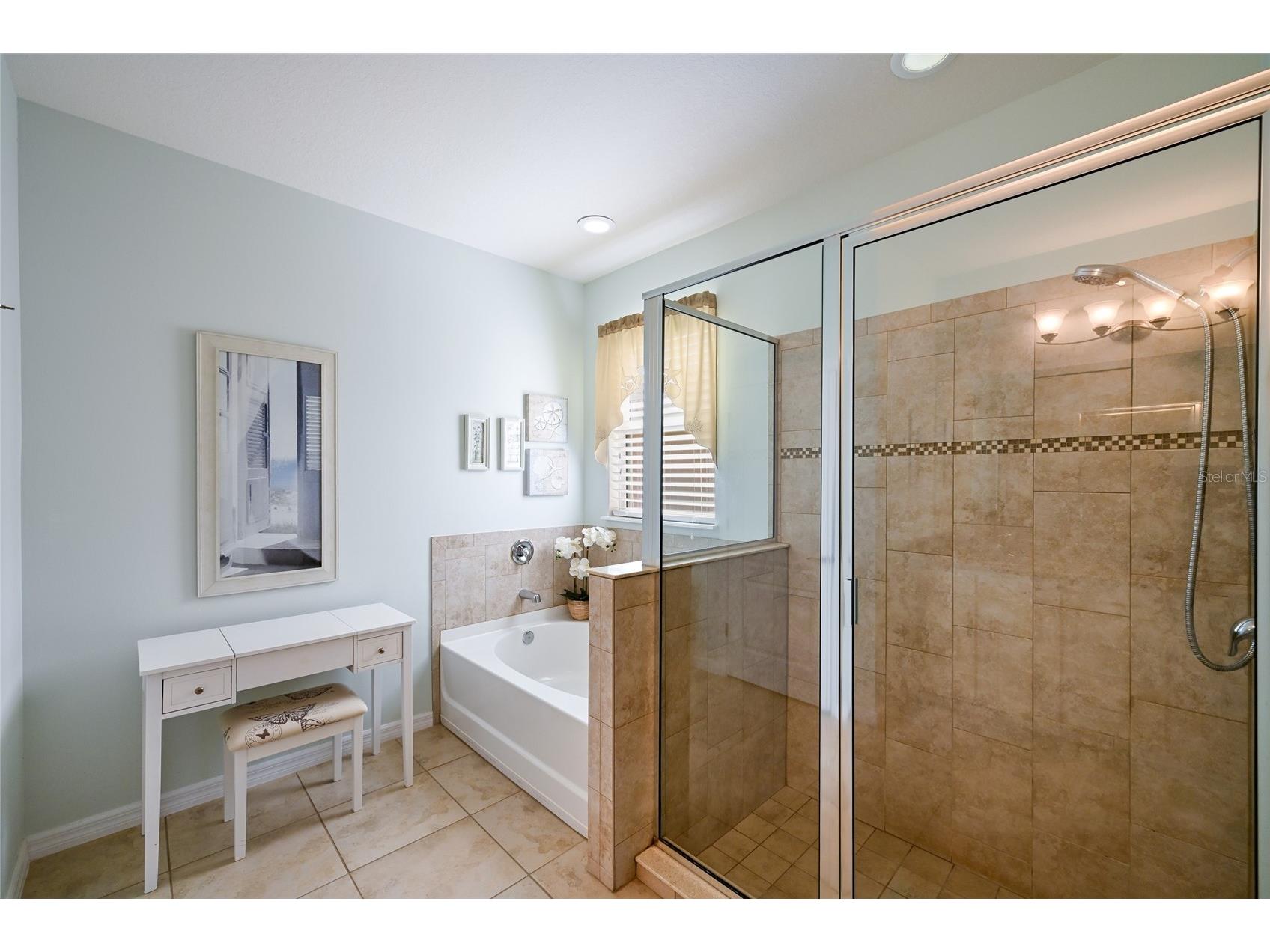 2937 Esmeralda Drive Sarasota FL 34243 A4689083 image18