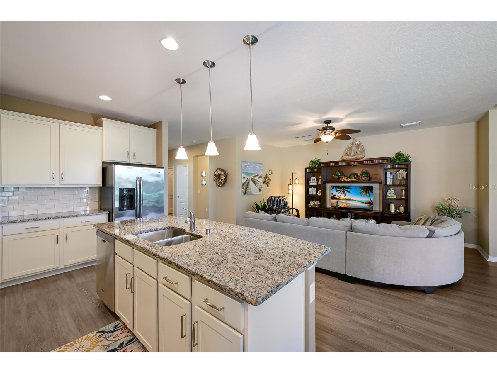 2937 Esmeralda Drive Sarasota FL 34243 A4689083 image9