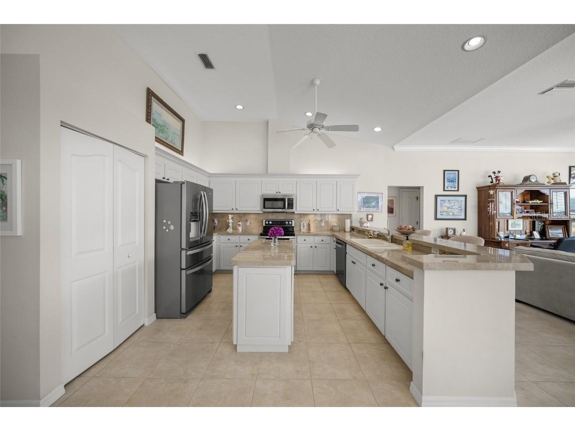 2937 Seasons Boulevard Sarasota FL 34240 A4656951 image18