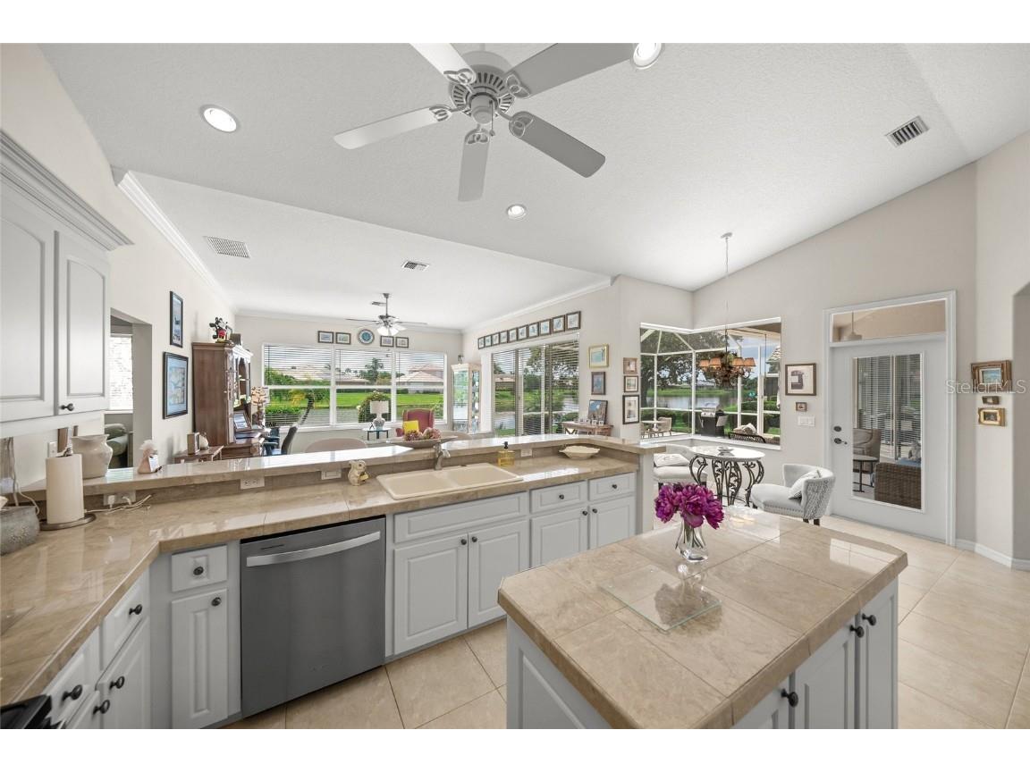 2937 Seasons Boulevard Sarasota FL 34240 A4656951 image21