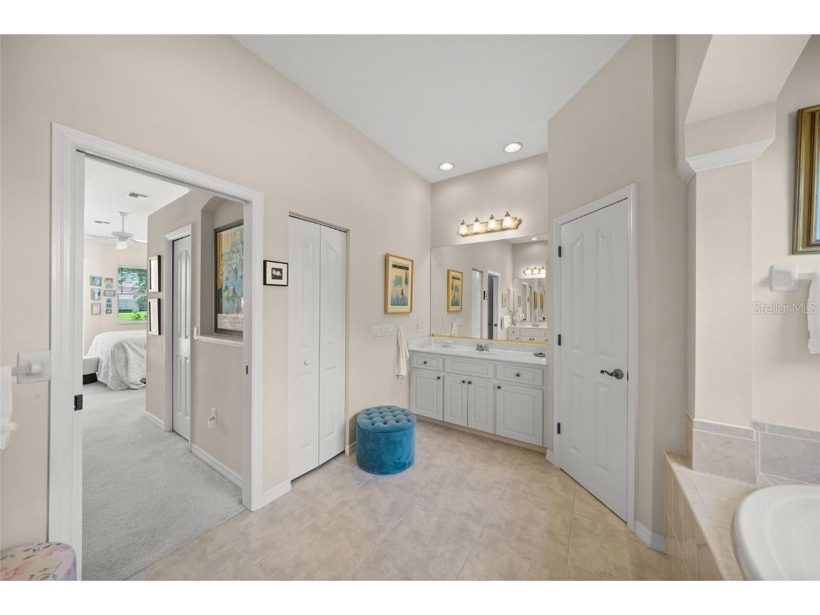 2937 Seasons Boulevard Sarasota FL 34240 A4656951 image29