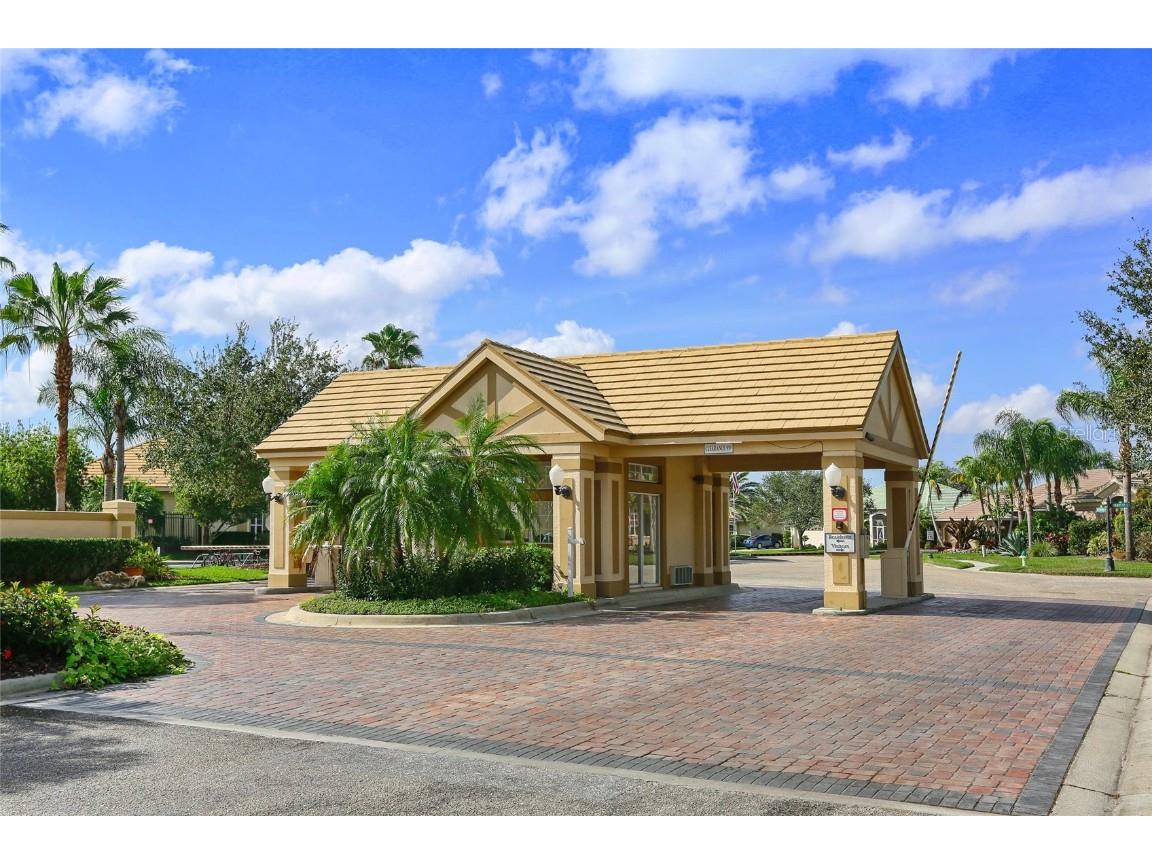 2937 Seasons Boulevard Sarasota FL 34240 A4656951 image56