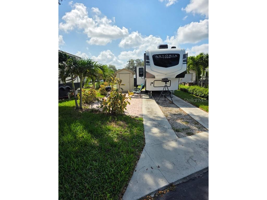 2938 Par Drive #200 Bowling Green FL 33834 TB8400178 image1