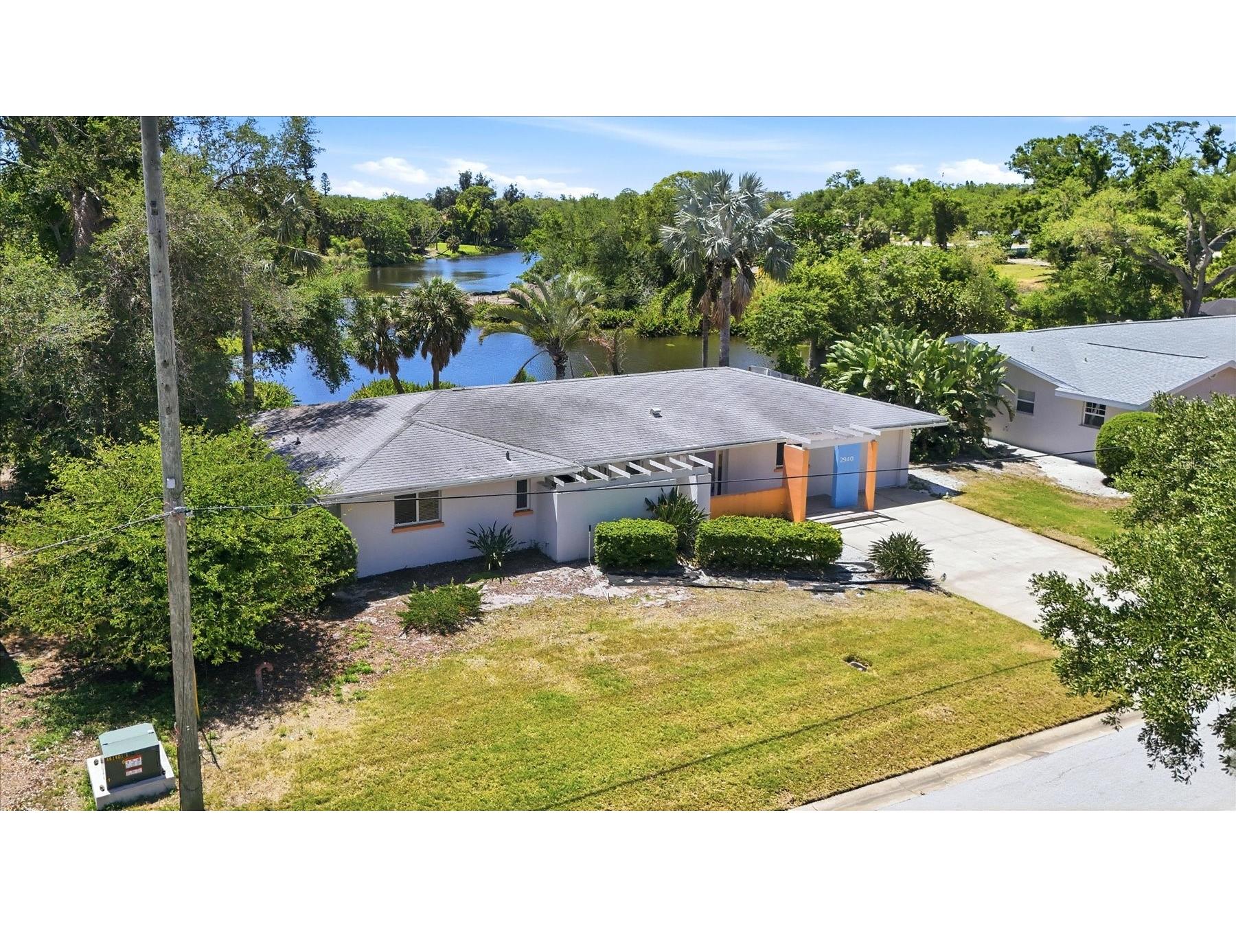 2940 Bougainvillea Street Sarasota FL 34239 - PHILLIPPI CREEK A4689977 image1