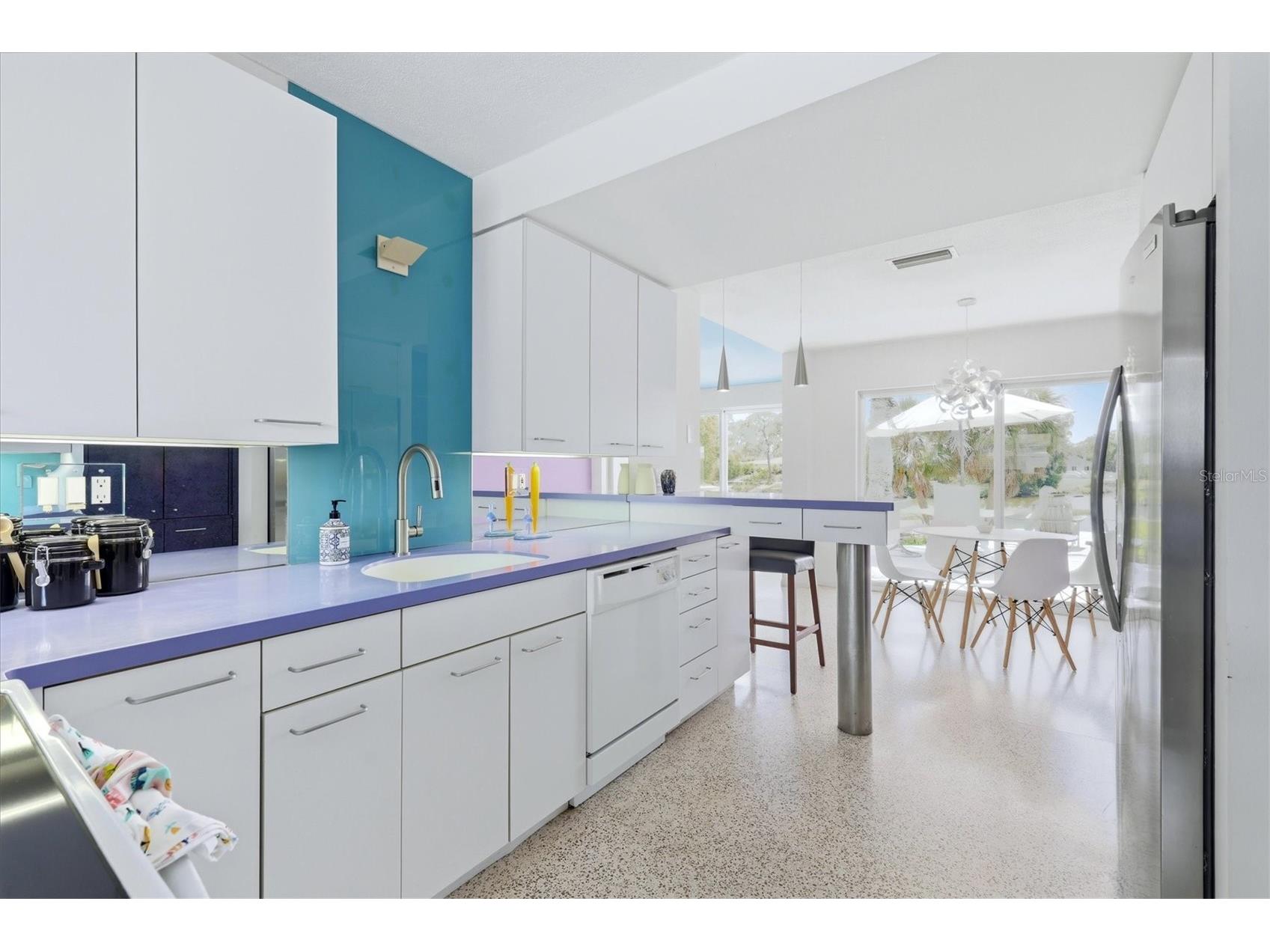 2940 Bougainvillea Street Sarasota FL 34239 - PHILLIPPI CREEK A4689977 image11