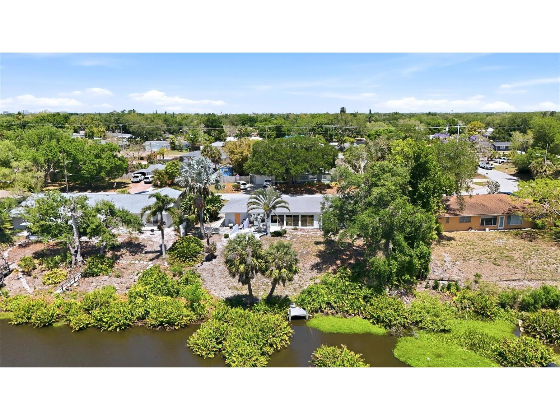 2940 Bougainvillea Street Sarasota FL 34239 - PHILLIPPI CREEK A4689977 image24