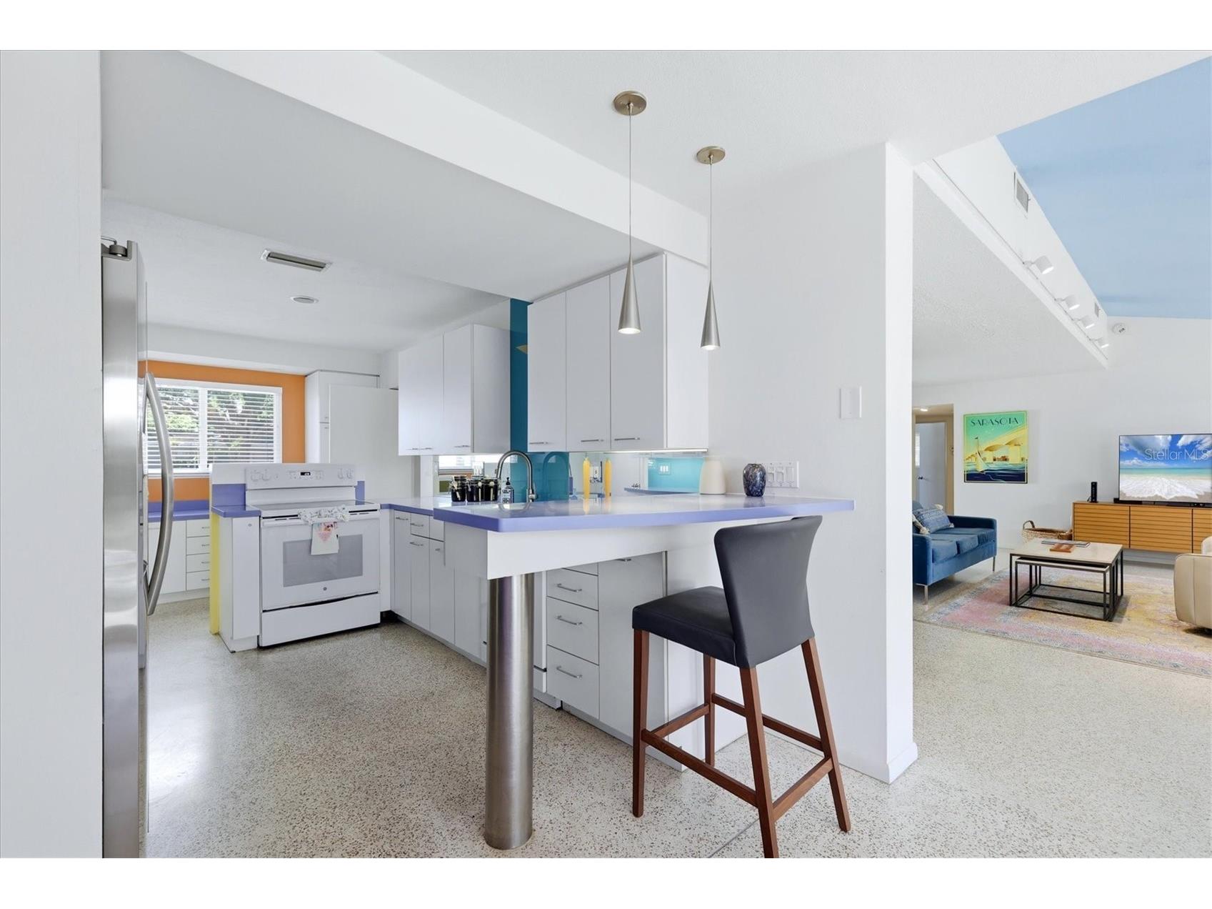 2940 Bougainvillea Street Sarasota FL 34239 - PHILLIPPI CREEK A4689977 image9