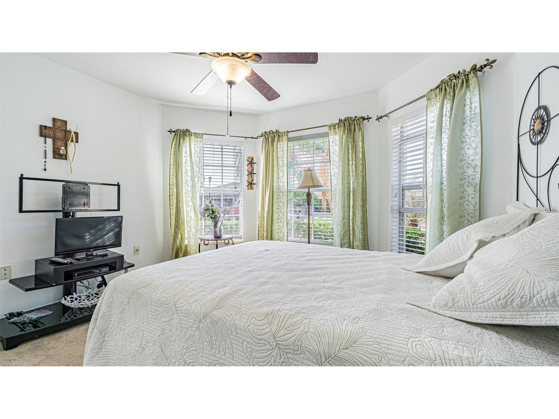 29407 Snap Hook Drive San Antonio FL 33576 TB8485731 image17