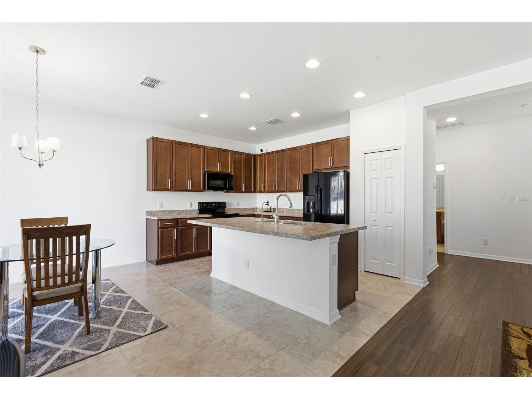 2941 Adams Cross Drive Zephyrhills FL 33540 TB8469935 image9