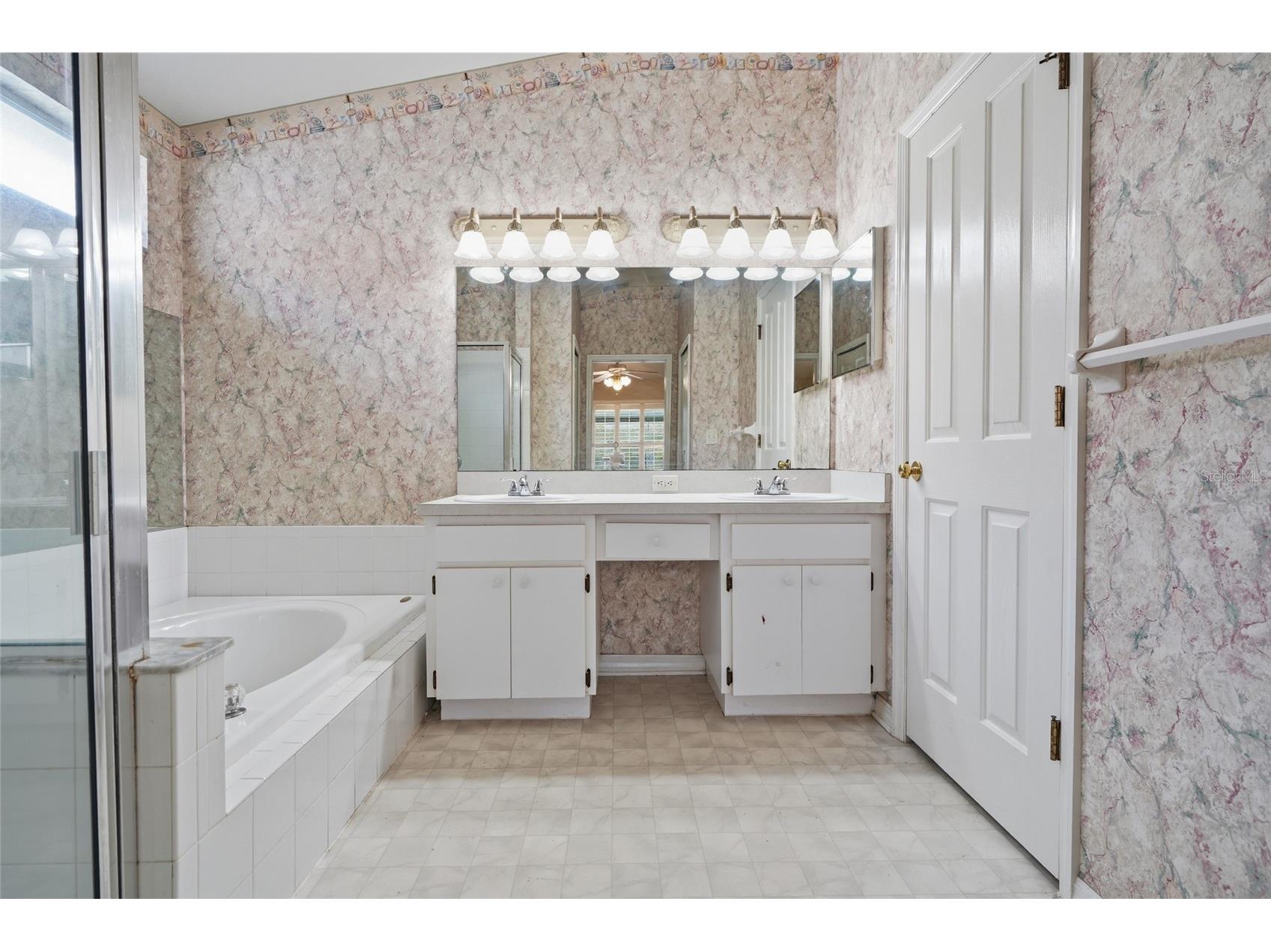 29417 Crossland Drive Wesley Chapel FL 33543 TB8528207 image20