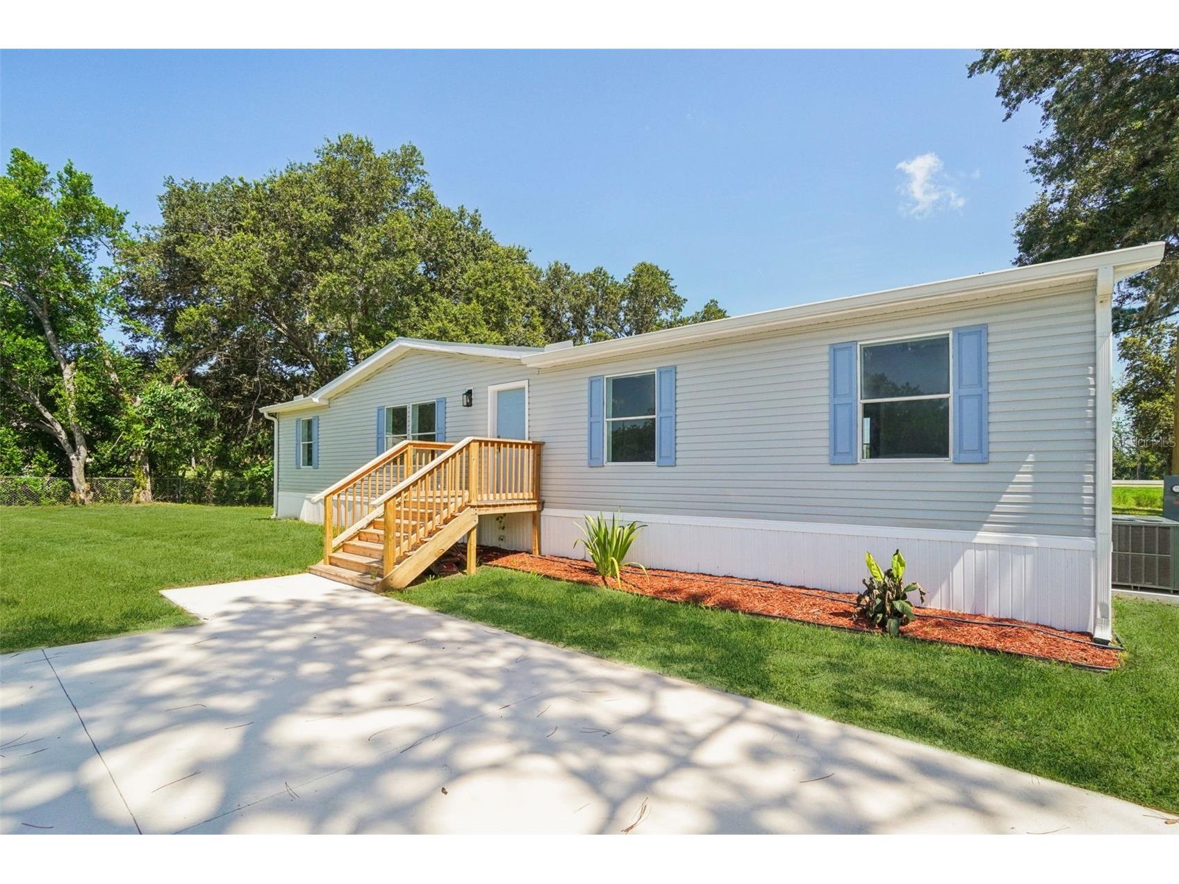 29417 Kelly Drive Wesley Chapel FL 33544 L4954367 image1