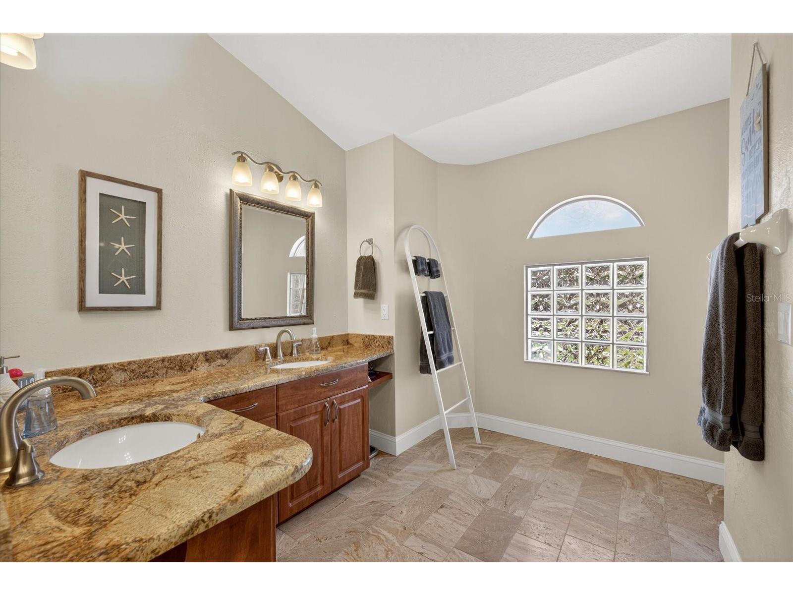 2942 Sean Way Palm Harbor FL 34684 TB8500987 image15