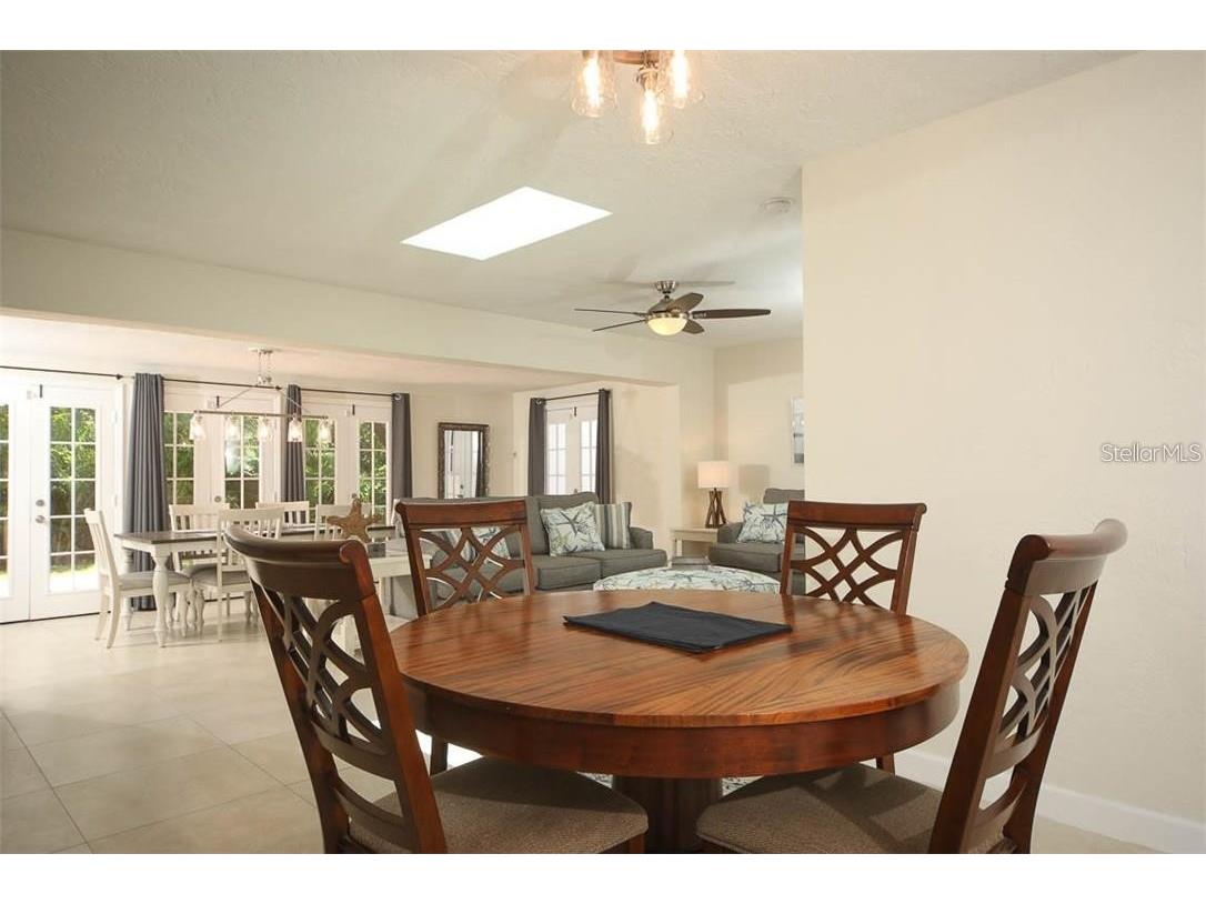 2943 Tuckerstown Drive Sarasota FL 34231 A4667088 image10