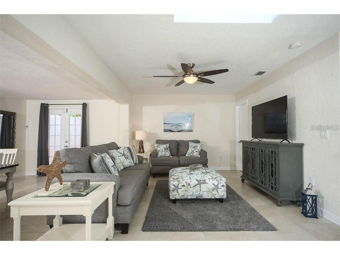 2943 Tuckerstown Drive Sarasota FL 34231 A4667088 image7